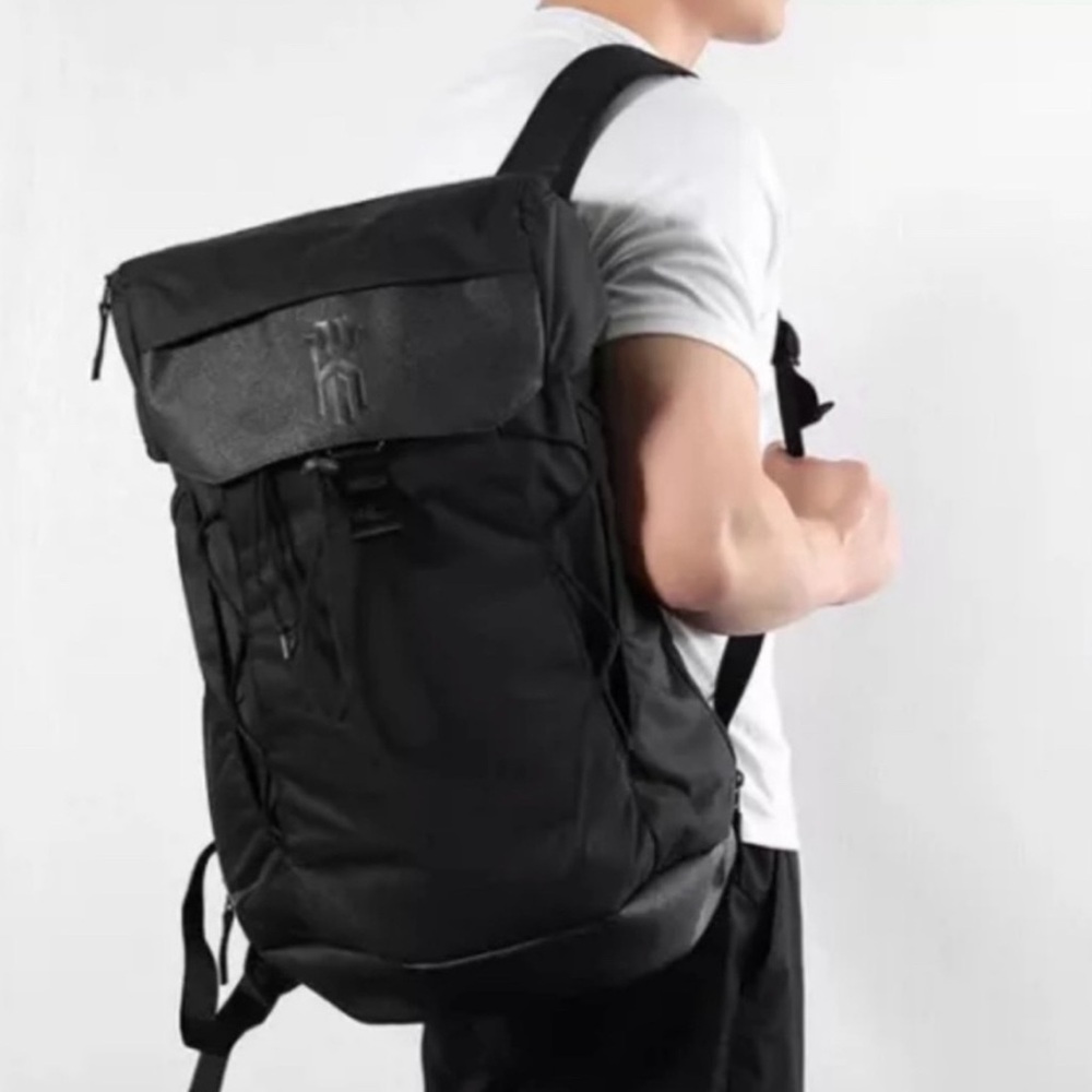 NWOT Nike Kyrie Irving Triple Black hoop backpack bag , basketball